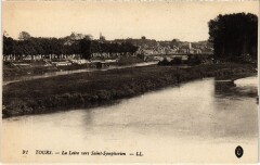 Tours La Loire à Tours