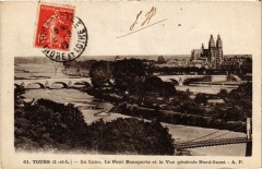 Tours La Loire à Tours