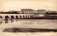 Tours Pont de Pierre à Tours