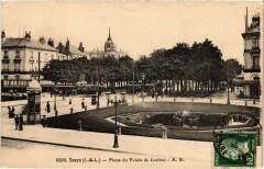 Tours Place du Palais à Tours