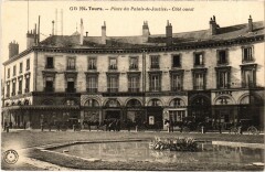 Tours Place du Palais à Tours