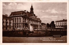 Tours Place de l'Hotel de Ville à Tours