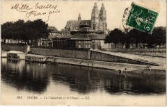 Tours La Cathedrale et le Cirque à Tours