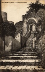 Luynes Escaliers du Chateau à Luynes