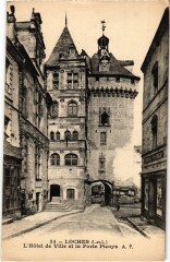Loches Hotel de Ville et Porte Picoys à Loches