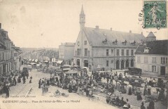 Clermont - Place De L'Hotel De Ville - Le Marche à Clermont