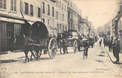 Refugies Du Nord Traversant Compiegne