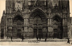 Tours Porte d'Entree de la Cathedrale à Tours