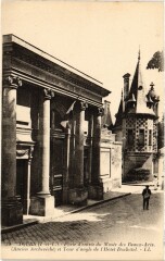 Tours Porte d'Entree du Musee des Beaux-Arts à Tours