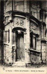 Tours Cloitre de la Psalette - Entree de l'Escalier à Tours