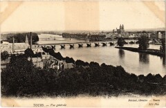 Tours Vue Generale à Tours