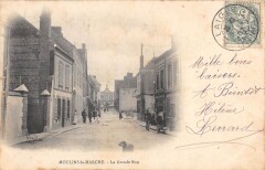 Moulins La Marche - La Grande Rue à Moulins-la-Marche