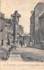 Le Treport - La Croix De Pierre Et Rue De Paris