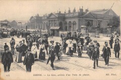 Dieppe - La Gare - Arrivee D'Un Train De Plaisir à Dieppe