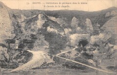 Dieppe - Habitations De Pecheurs Dans La Falaise Et Chemin De La Chapelle à Dieppe