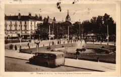 Tours Place du Palais de Justice et Avenue Grammont à Tours