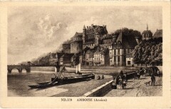 Amboise le Chateau Porte de l'ancien Jeu de Paume à Amboise
