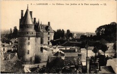 Langeais - Le Chateau - Les Jardins et le Pont suspendu à Langeais