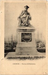 Chinon Statue de Rabelais à Chinon