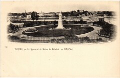Tours le Square et le Statue de Rabelais à Tours