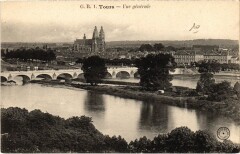 Tours vue generale à Tours