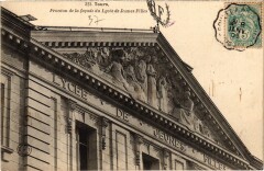 Tours Fronton de la facade du Lycee de Jeunes Filles à Tours