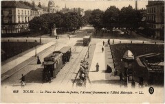 Tours Place du Palais de Justice à Tours