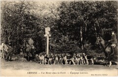 Amboise une Meute dans la Foret à Amboise