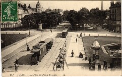 Tours Place du Palais de Justice à Tours