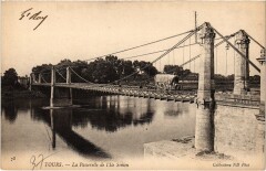 Tours Passerelle de l'Ile Simon à Tours