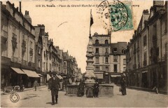 Tours Place du Grand Marche Fontaine de Beaume à Tours