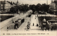 Tours Place du Palais de Justice à Tours