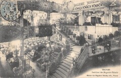 Troyes - Interieur Des Magasins Reunis à Troyes