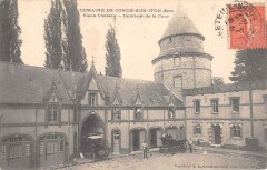 Domaine De Conde Sur Iton - Vieux Chateau - Interieur De La Cour