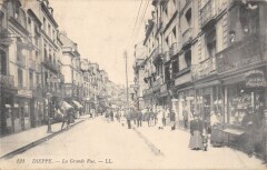 Dieppe - La Grande Rue à Dieppe