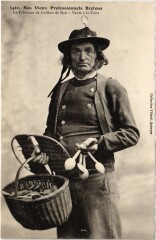 Fabricant de BUillers de Bois vente a la foire Folklore