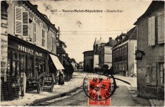 Neuvy-Saint-Sépulchre Grande Rue à Neuvy-Saint-Sépulchre