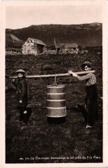 Le Cantal Puy-Mary Ramassage au lait Folklore