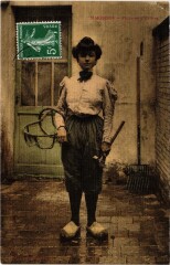 Marennes Pecheuse d'huitres Folklore -
													17 Charente Maritime
												