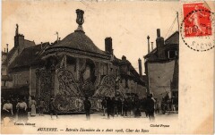 Auxerre Retraite Illuminé Char des Roses à Auxerre
