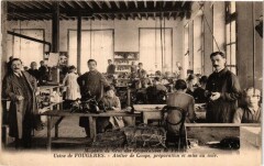 Usine de Fougeres - Atelier de Coupe préparation et mise au noir