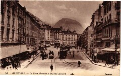 Grenoble - La Place Grenette et le Saint-Eynard à Grenoble