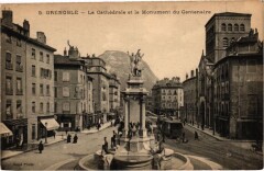 Grenoble - La Cathedrale et le Monument du Centenaire à Grenoble