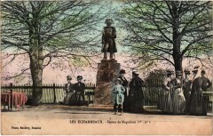 Les Echarmeaux - Statue de Napoleon Ier