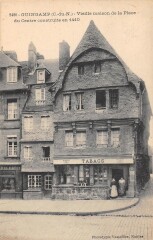 Guingamp - Vieille Maison De La Place Du Centre à Guingamp