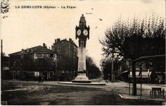 La Demi-Lune - La Place