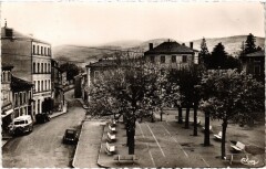 Bessenay - La Place à Bessenay