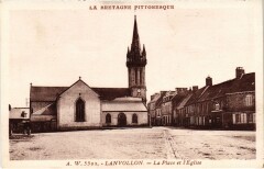 Lanvollon - La PLace et l'Eglise à Lanvollon