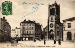 Roanne - Place du Palais de Justice et l'Eglise Saint-Etienne à Roanne