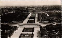 Paris 7e-Les Jardins du Champ de Mars et l'Ecole Militaire à Paris 7e
